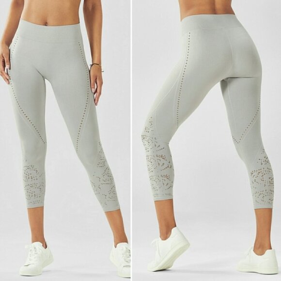 Fabletics Seamless High Waisted Capri Leggings M - Picture 1 of 12